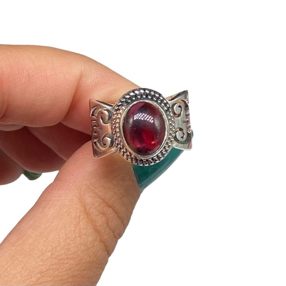 Garnet Ring Size 8 Solid 925 Sterling Silver Oval Cabochon Red Boho Jewelry - Picture 13 of 13